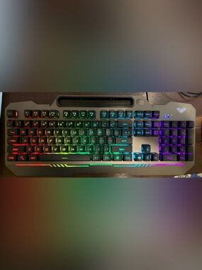 AULA T102 Wired Gaming Keyboard LED 104 Keys USB Read